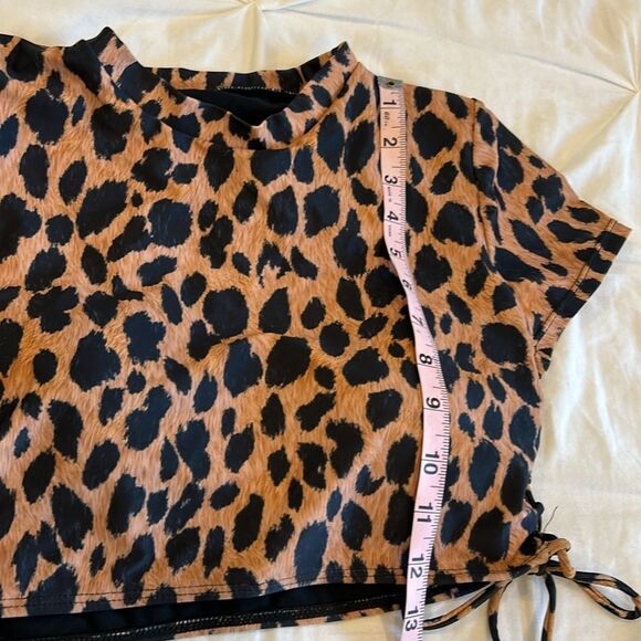 SHEIN Women's Cheetah Print Short Sleeveless Mock Turtleneck Side Tie Crop Top M - Picture 4 of 8
